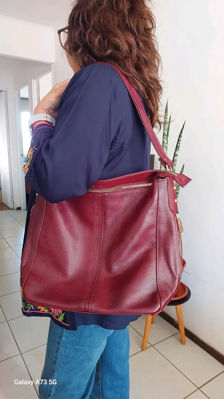 Bolso bandolera café / burdeo cuero 100% México - 4