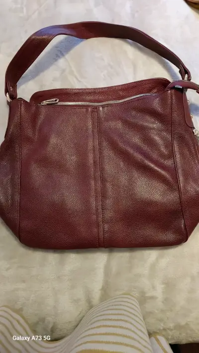 Bolso bandolera café / burdeo cuero 100% México - miniatura 6