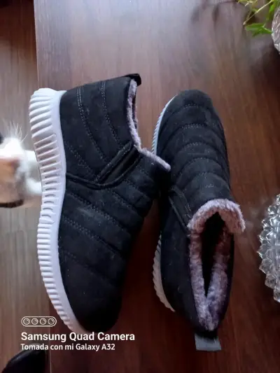 Botines negros con forro interno - miniatura 1