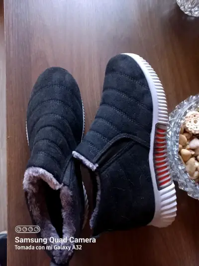 Botines negros con forro interno - miniatura 2
