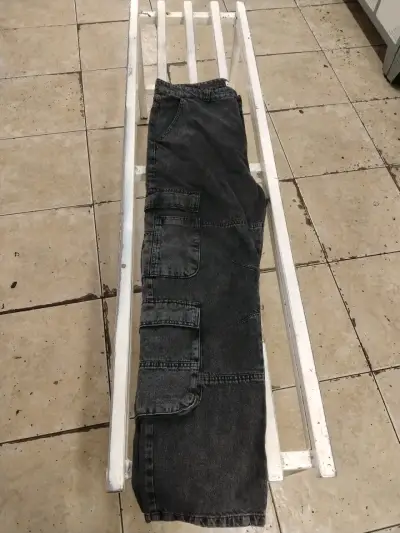 Pantalones cargo negros - miniatura 1