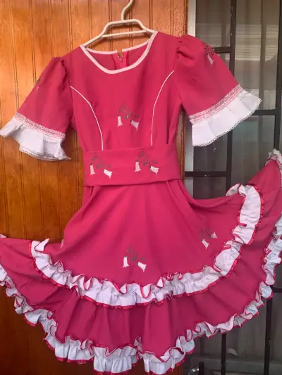 Vestido de folclore rosado con volantes - miniatura 1