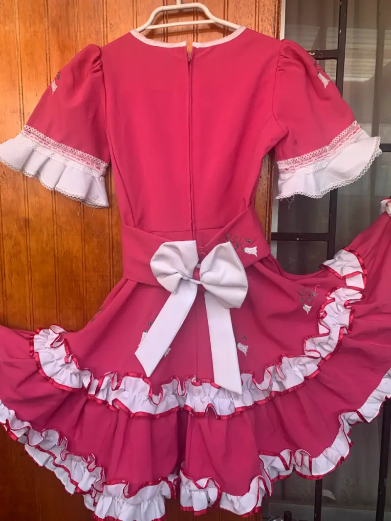Vestido de folclore rosado con volantes - 2