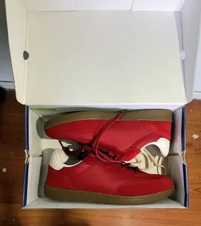 Zapatillas rojas con suela goma - miniatura 1