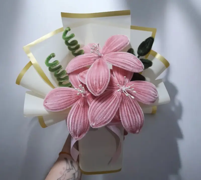 Ramo de flores de limpiapipas