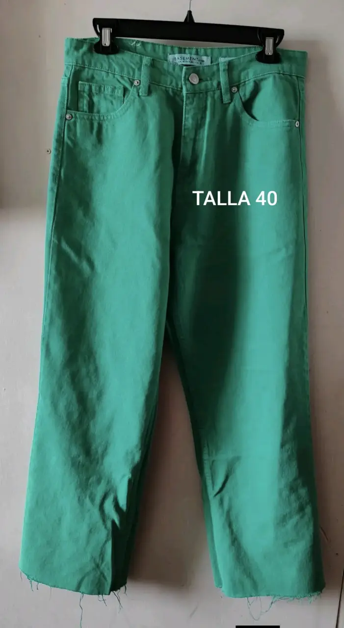 Pantalones verdes talla 40