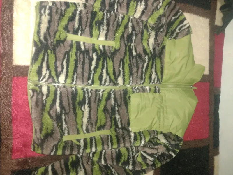Chaqueta verde cambiable (de verde a pelos) - 2