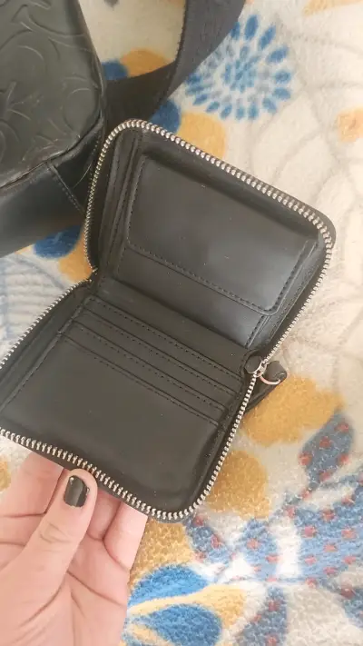 Cartera Guess negra elegante - miniatura 5