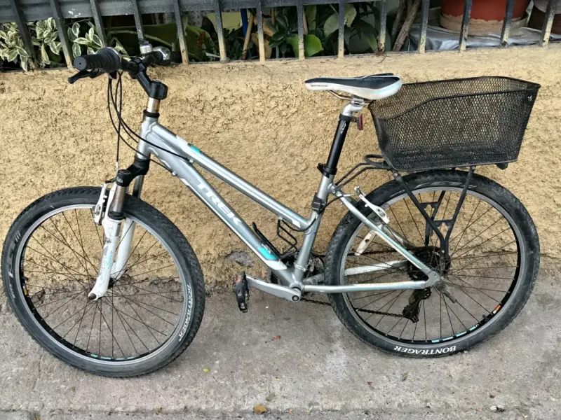 Bicicleta Trek skye series con canasto aro 29