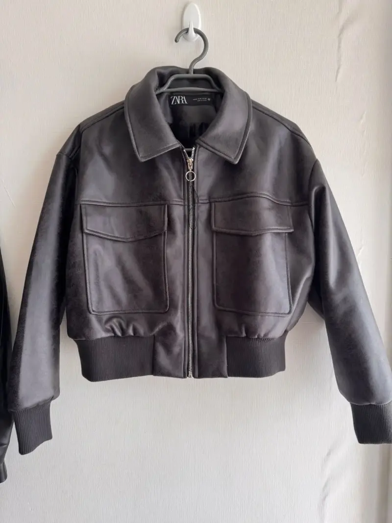 Chaqueta negra Zara con cierre - 1