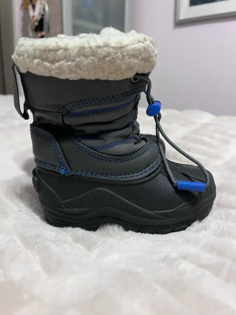 Botas de nievenegras y azules - 4