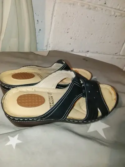 Sandalias negras de mujer - miniatura 1