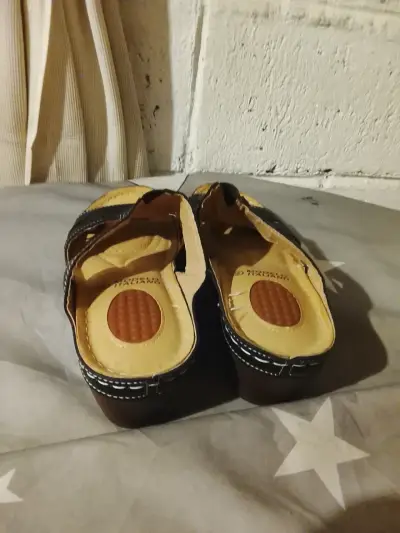 Sandalias negras de mujer - miniatura 2