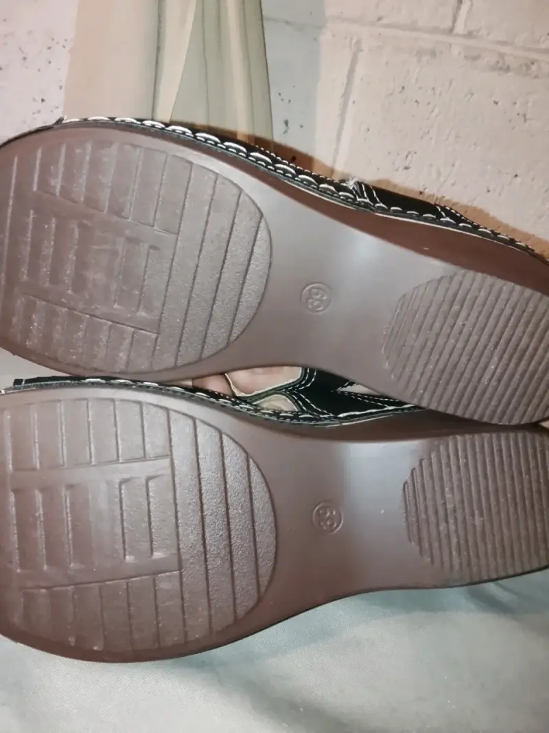 Sandalias negras de mujer - 3