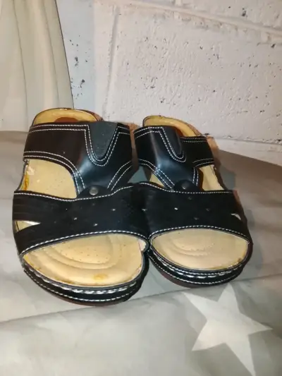 Sandalias negras de mujer - miniatura 4