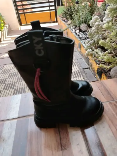 Botas negras de cuero CKY - miniatura 1