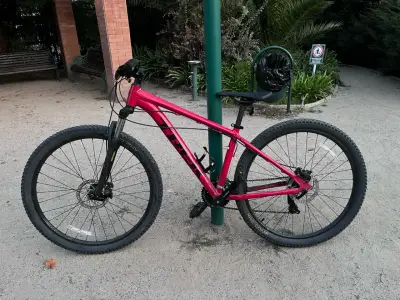 Bicicleta Trek Marlin 4 - miniatura 1