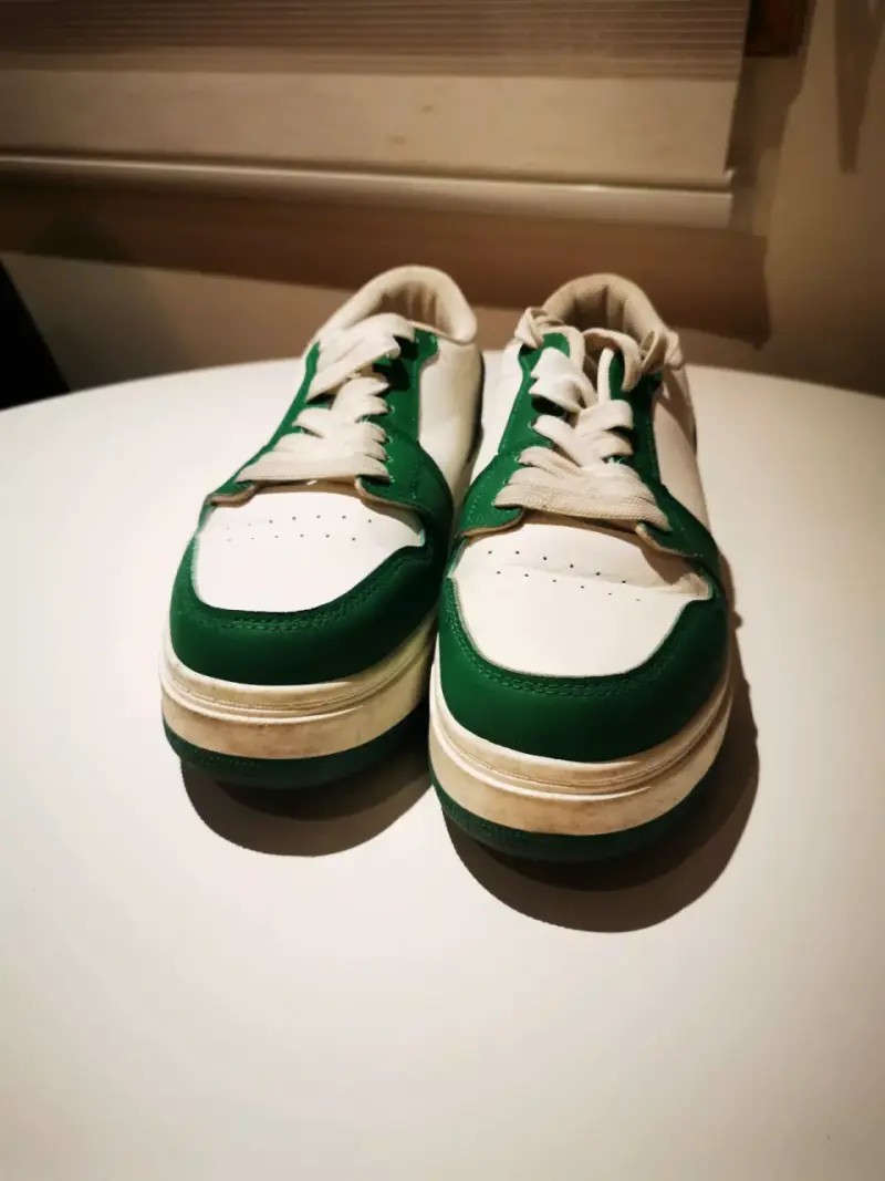 Zapatillas deportivas blancas y verdes - 2