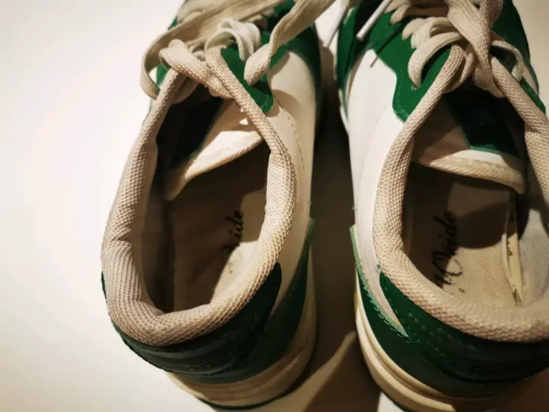 Zapatillas deportivas blancas y verdes - 3
