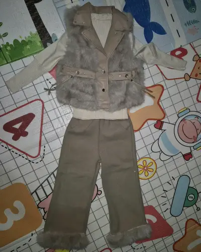 Conjunto de invierno infantil beige - miniatura 1