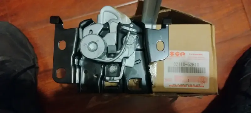 Chapa capot Suzuki Swift - 2