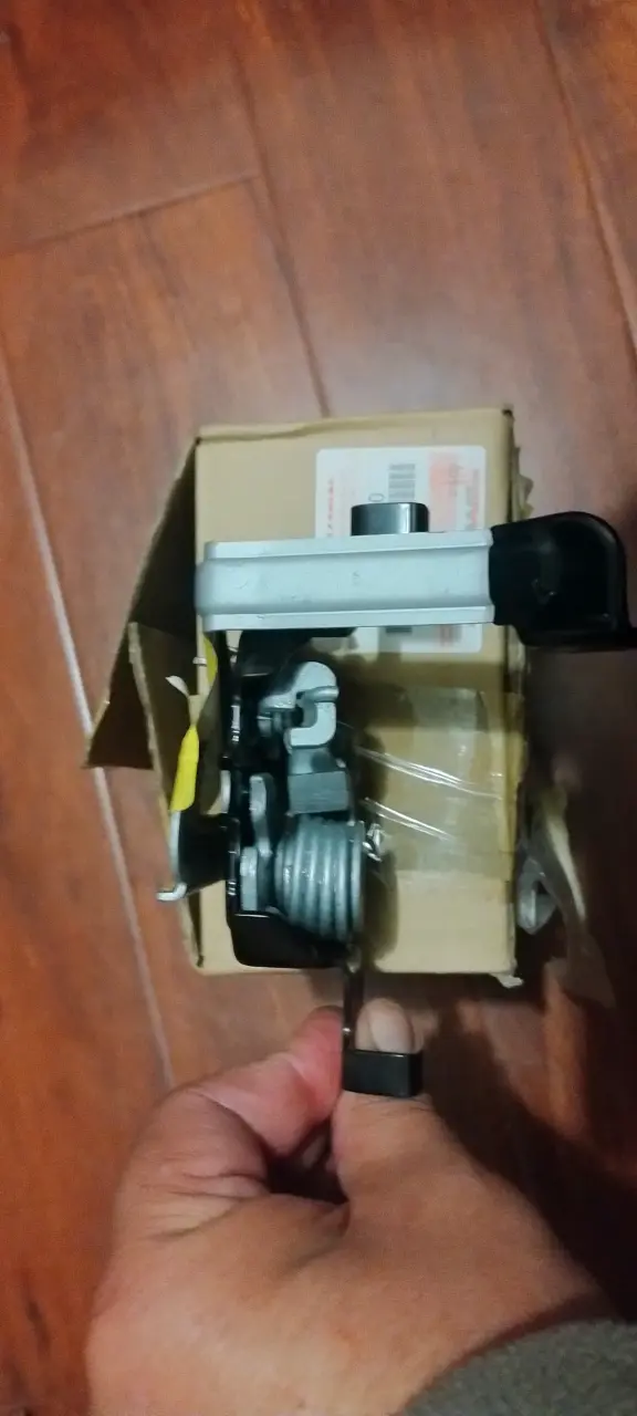 Chapa capot Suzuki Swift - 4