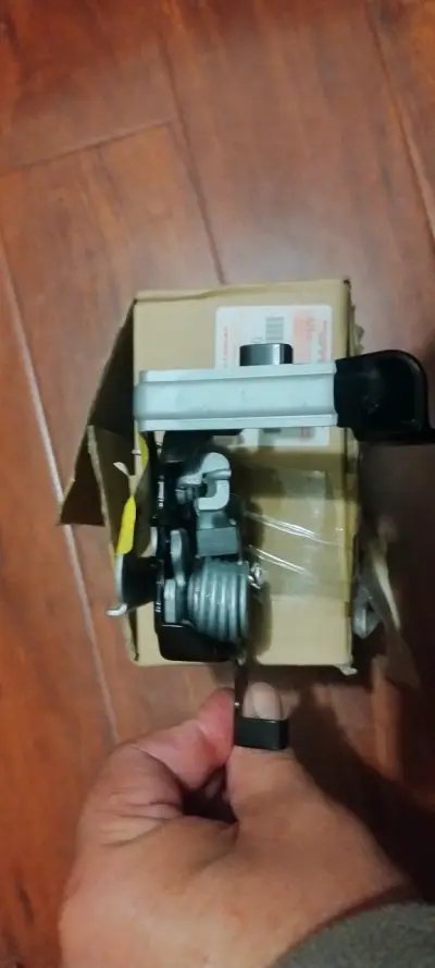 Chapa capot Suzuki Swift - miniatura 4