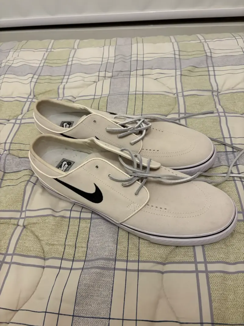 Zapatillas blancas Nike con logo - 3