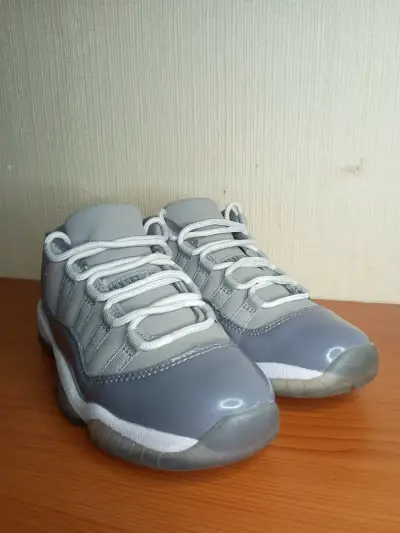 Jordan 11 Low talla 37.5 - miniatura 1