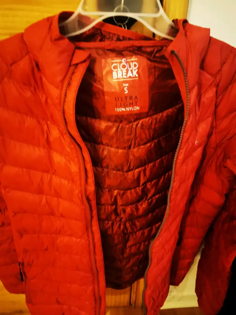 Chaqueta roja abrigada - 3