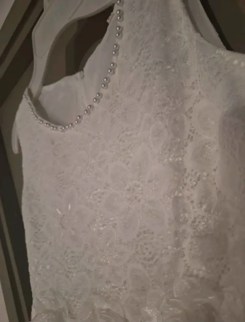Vestido de niña blanco elegante - 4