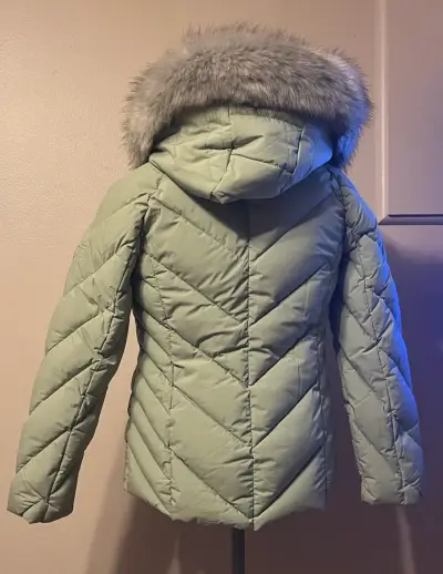 Chaqueta acolchada verde con capucha - miniatura 2