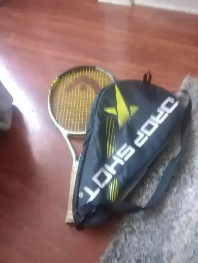 Raqueta de tenis con funda - miniatura 1