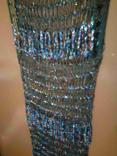 Vestido de fiesta bordado en mostacillas. - miniatura 5