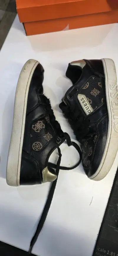 Zapatillas 38 negras Guess estampado - miniatura 4