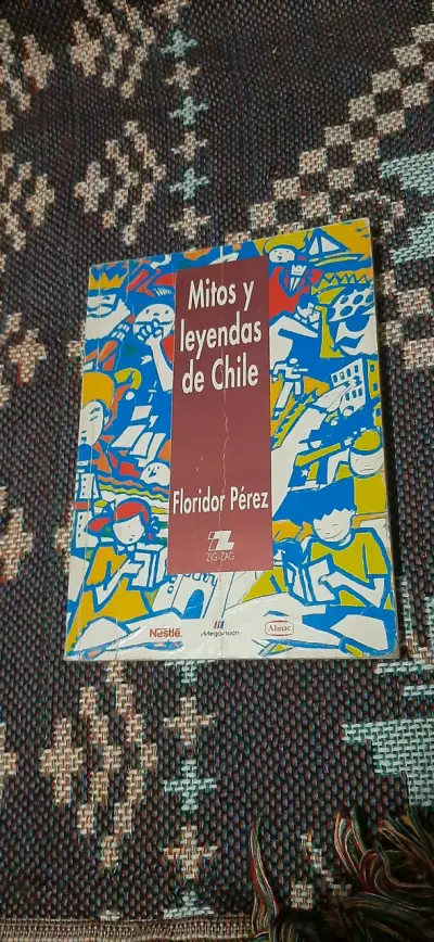 Libro Mitos y Leyendas de Chile - miniatura 1