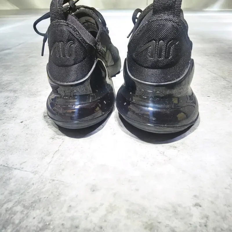 Zapatillas negras deportivas - 4