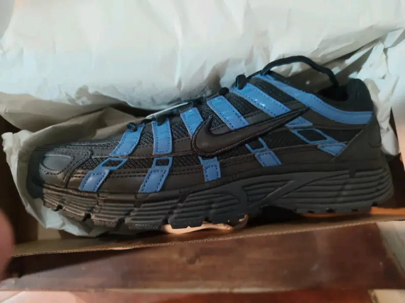 Zapatillas deportivas negras y azules - 2