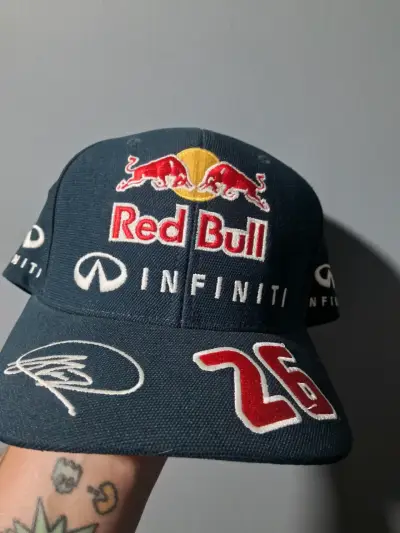 Gorra Red Bull Infiniti firmada original - miniatura 1