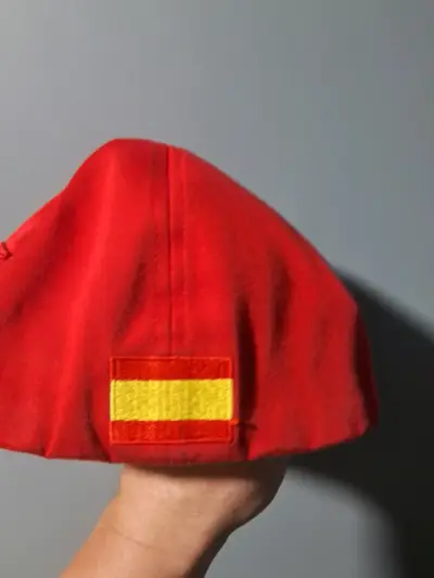 Gorra roja Santander F1 original - miniatura 3
