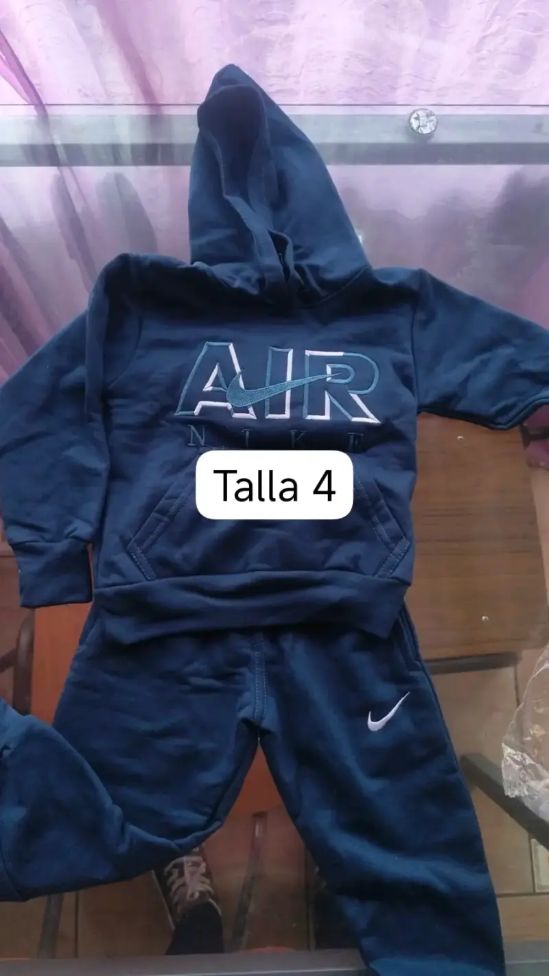Conjunto Nike gris talla 10 - 5