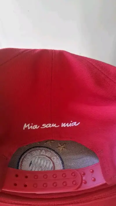 Gorra roja FC Bayern München - miniatura 2