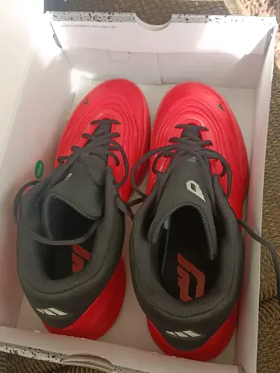 Zapatillas deportivas rojas - miniatura 3