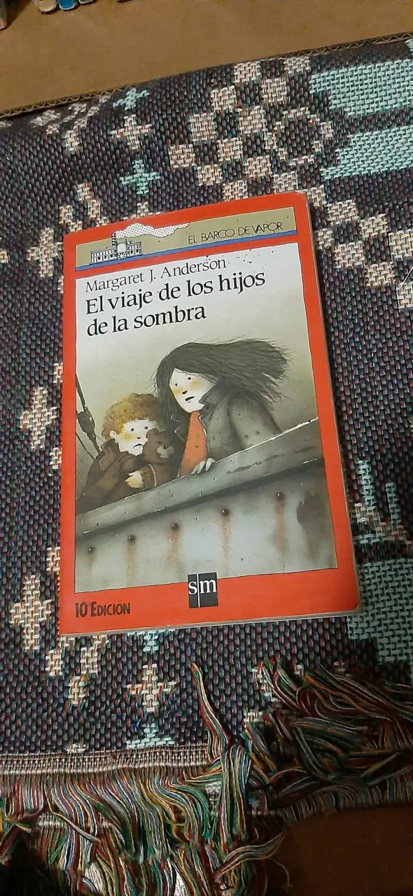 Libro 'El viaje de los hijos de la sombra' - 1