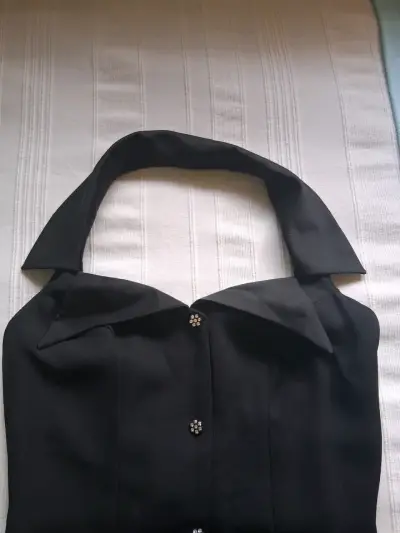 Vestido negro de tirantes - miniatura 5