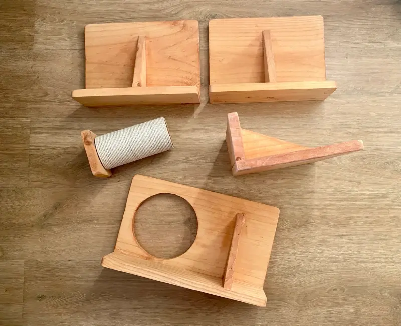 Set de estanterías de madera para gatos - 1