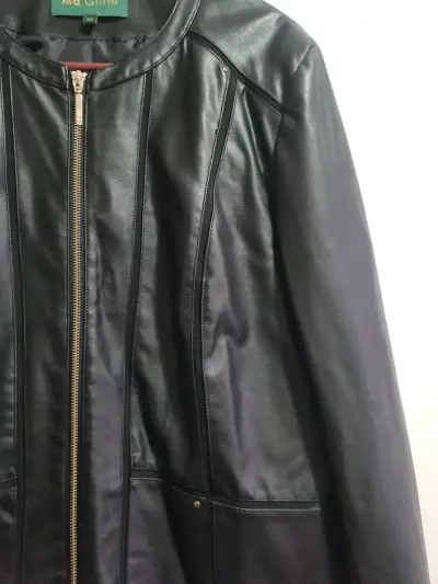 Chaqueta de cuero sintético negro con cierre - miniatura 2