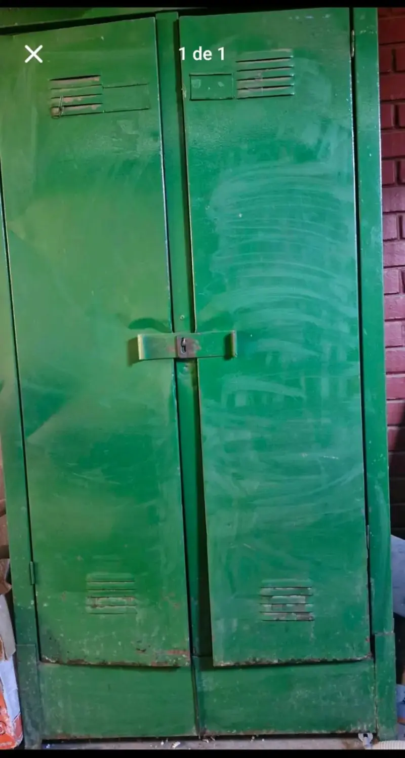 Armario metálico verde