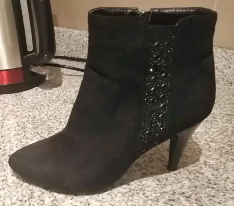 Botines negros de taco alto - 1