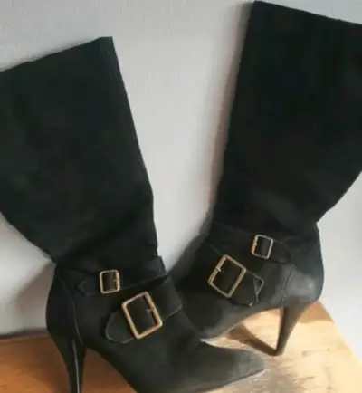 Botines negros de taco alto - miniatura 1